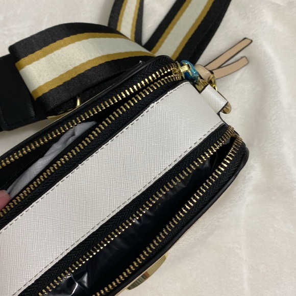 Colorblock Crossbody Bag - Picture 7 of 8